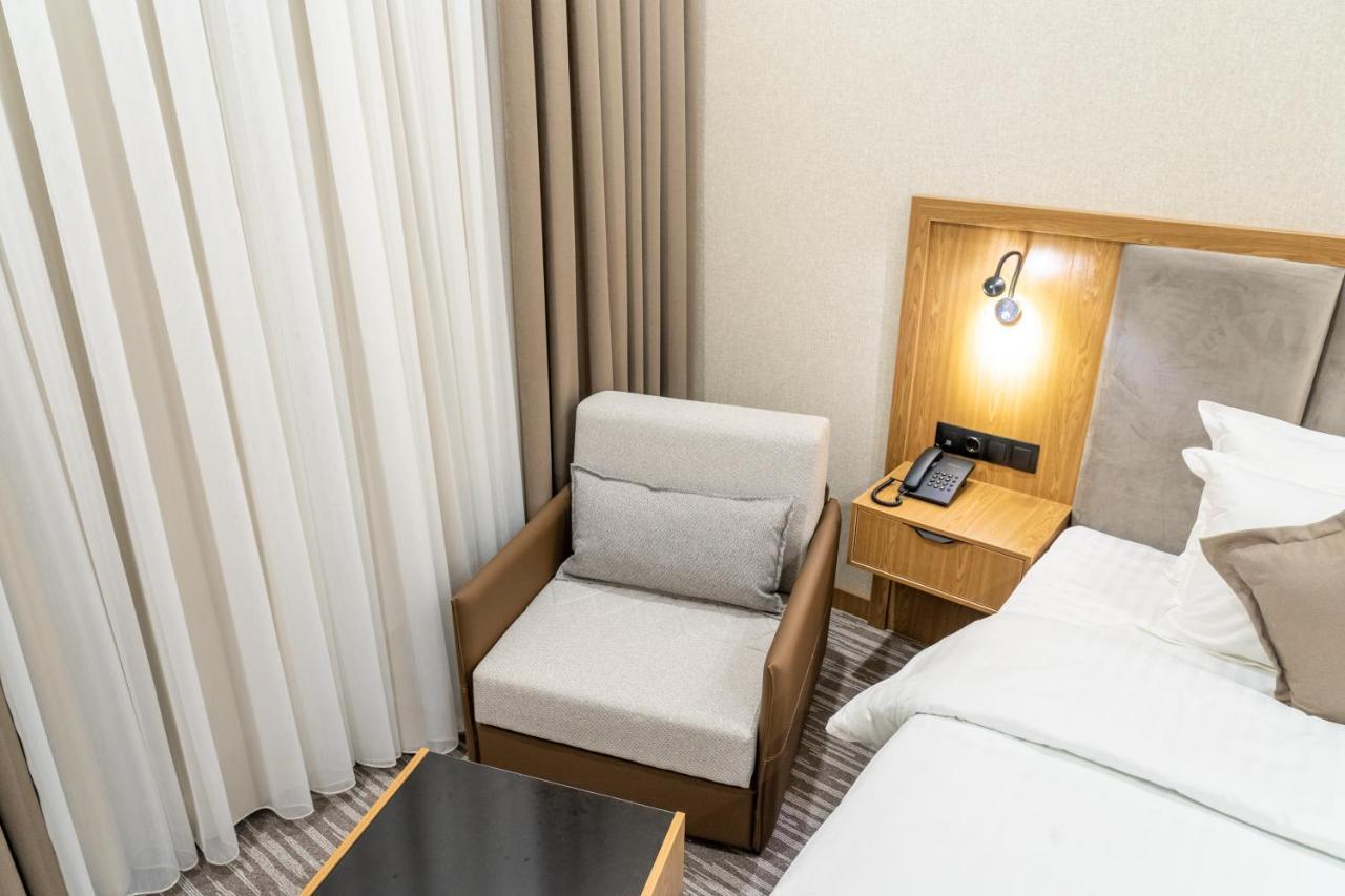 Mirzo Hotel Ташкент Екстериор снимка