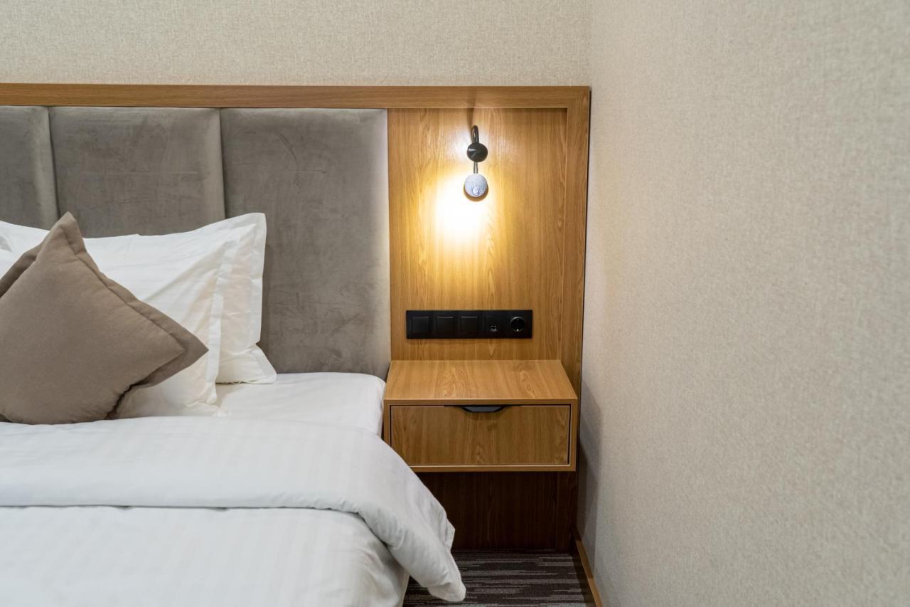 Mirzo Hotel Ташкент Екстериор снимка