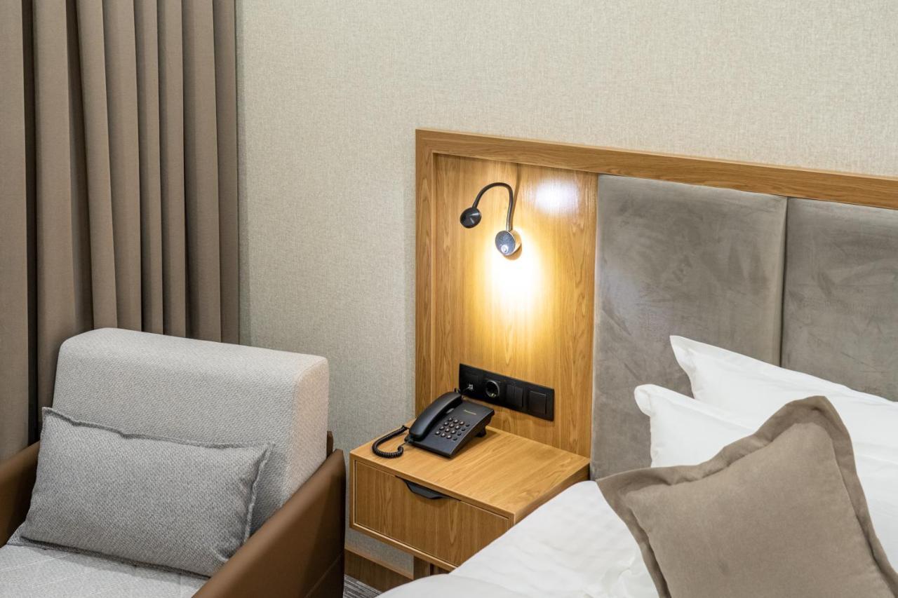Mirzo Hotel Ташкент Екстериор снимка